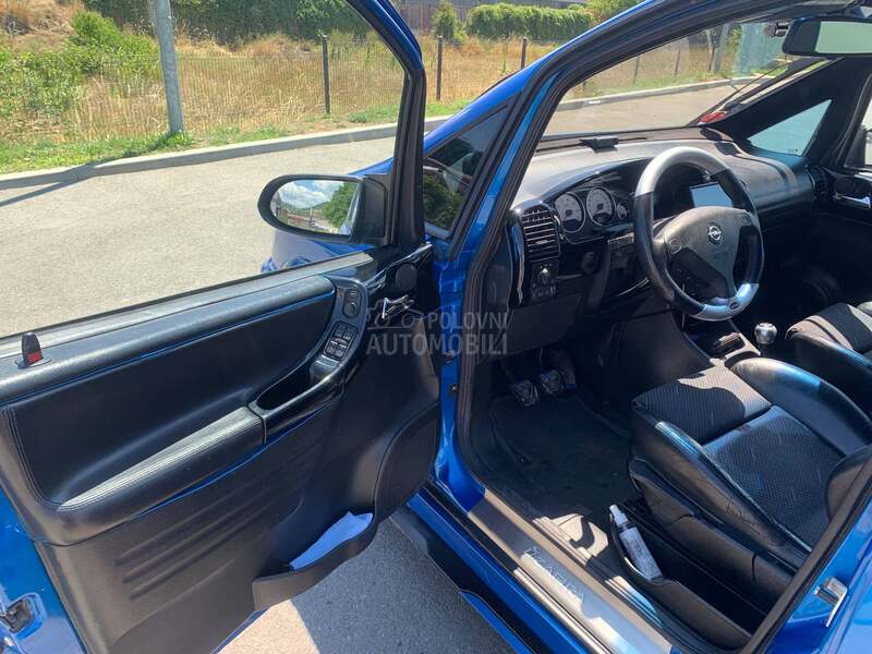 Opel Zafira OPC