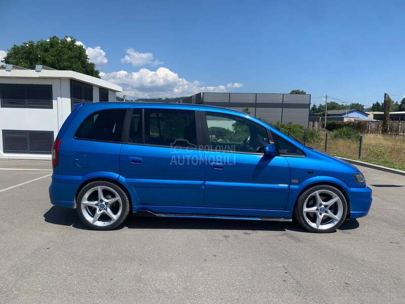 Opel Zafira OPC