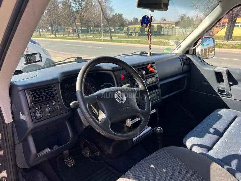 Volkswagen Transporter T4 Caravella 2.5TDI