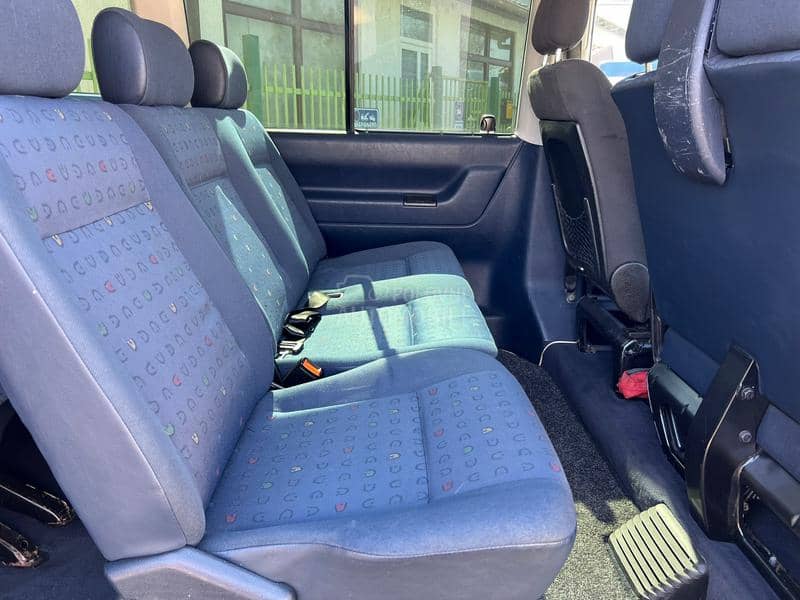 Volkswagen Transporter T4 Caravella 2.5TDI