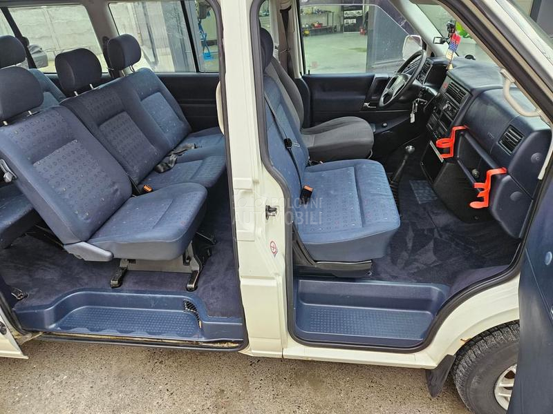 Volkswagen Transporter T4 Caravella 2.5TDI