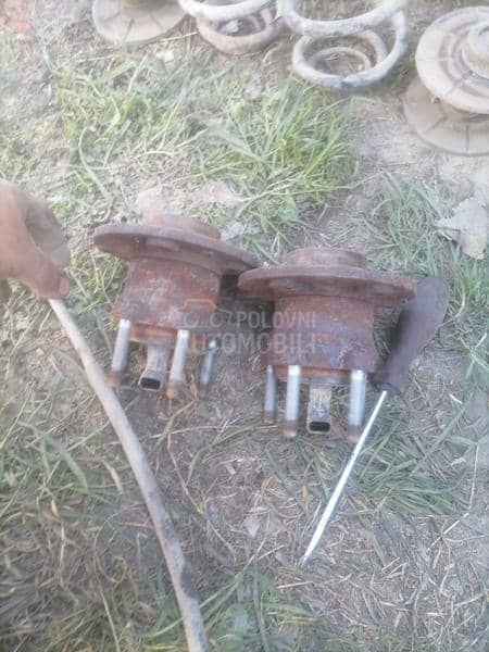 Zadnje glavcina sa lezajem