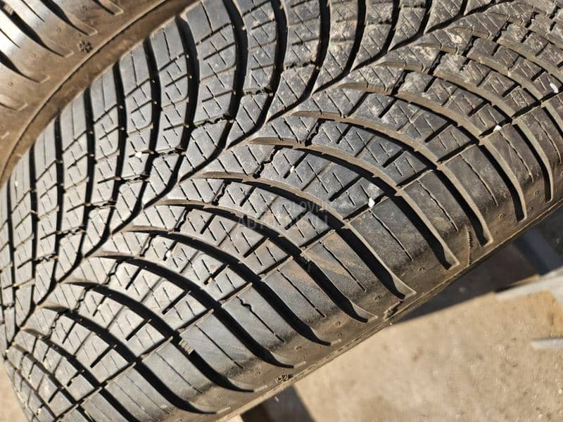 Goodyear 195/60 R15 Sve sezone