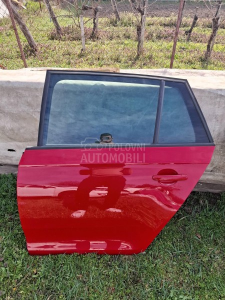 Zadnja leva vrata Spacebak