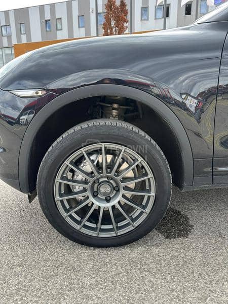 Porsche Cayenne Hybrid