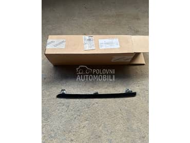 Desna lajsna u prednj.braniku za Porsche Cayenne od 2018. do 2024. god.