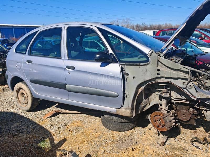 Citroen Xsara Picasso 2.0hd 2002. god. -  kompletan auto u delovima