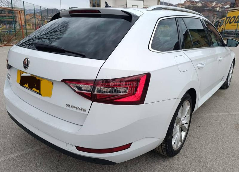 Škoda Superb -  kompletan auto u delovima