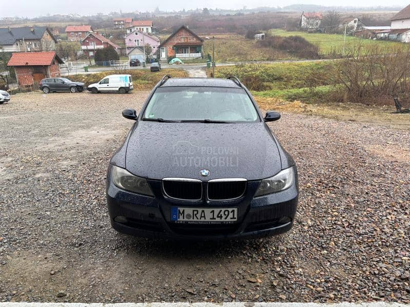 BMW Serija 1 e87 -  kompletan auto u delovima