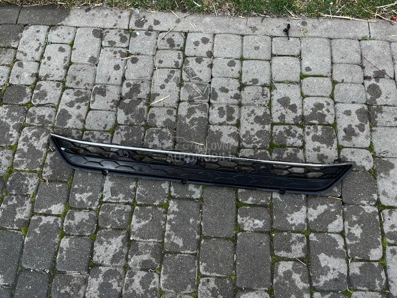 Lajsna prednjeg branika