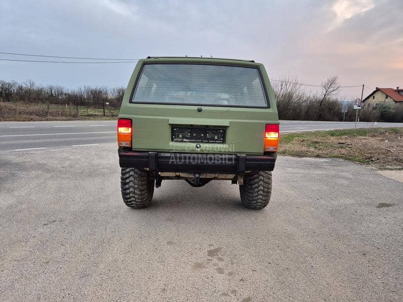 Jeep Cherokee SRB