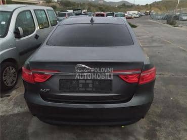 Branik zadnji za Jaguar XF od 2009. do 2015. god.