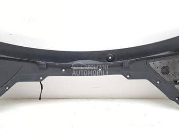 Plastika kod brisača i šoferke za Jaguar XF od 2009. do 2015. god.