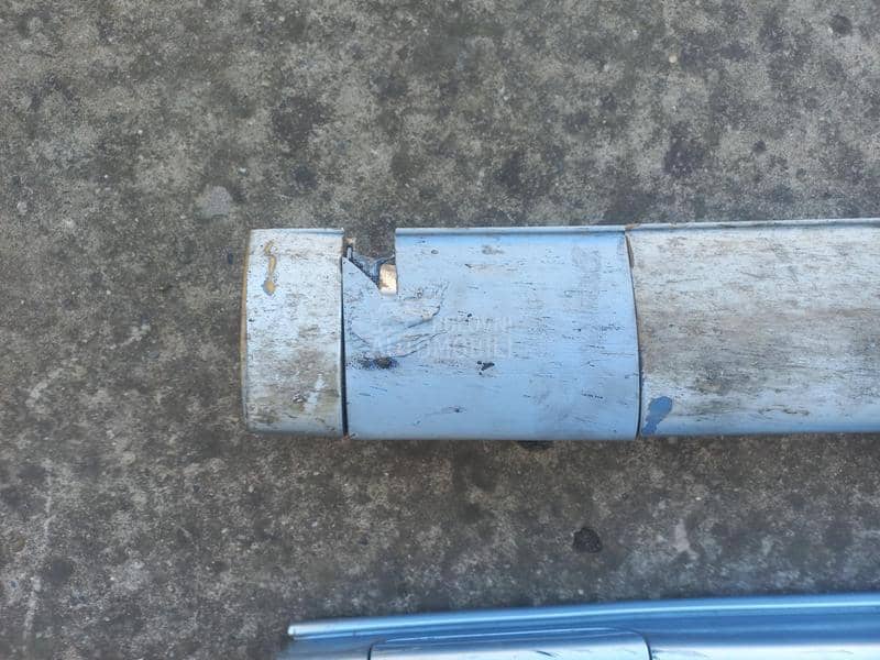 PLASTICNI UKRASI SAJTNI