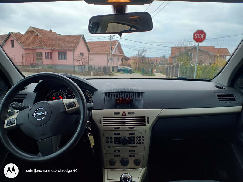 Opel Astra H 