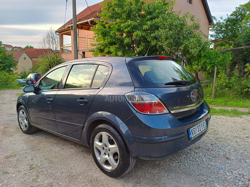 Opel Astra H 