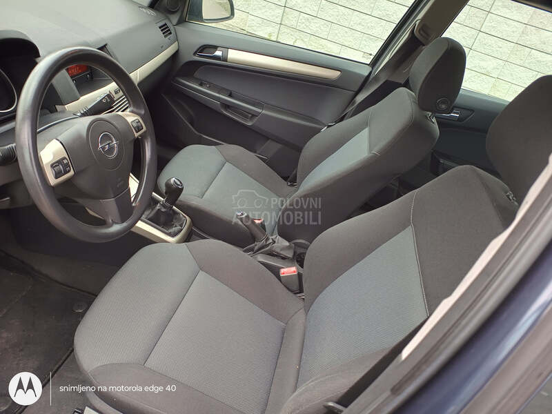 Opel Astra H 