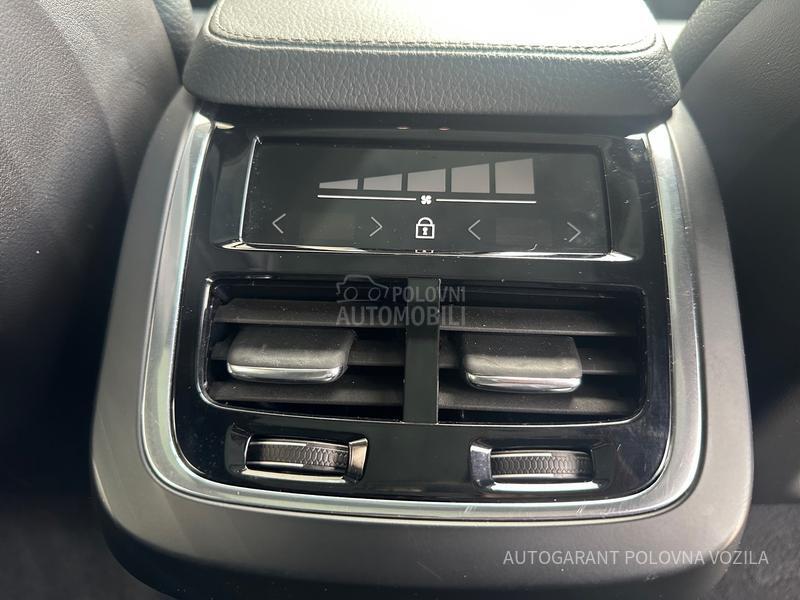 Volvo XC90 AWD MOMENTUM A/T Volvo XC90 AWD MOMENTUM A/T