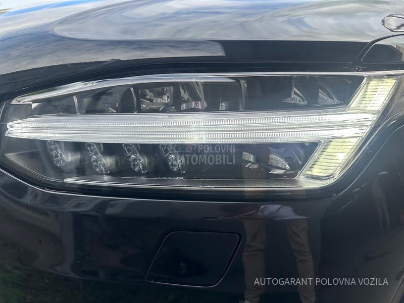 Volvo XC90 AWD MOMENTUM A/T Volvo XC90 AWD MOMENTUM A/T