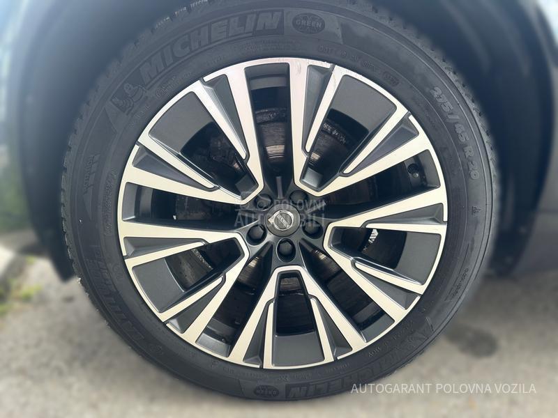 Volvo XC90 AWD MOMENTUM A/T Volvo XC90 AWD MOMENTUM A/T