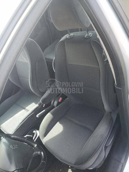 Peugeot 207 -  kompletan auto u delovima
