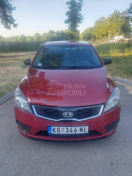 Kia pro_cee`d 1.4 LX