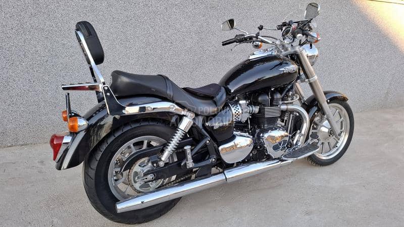 Triumph america 900
