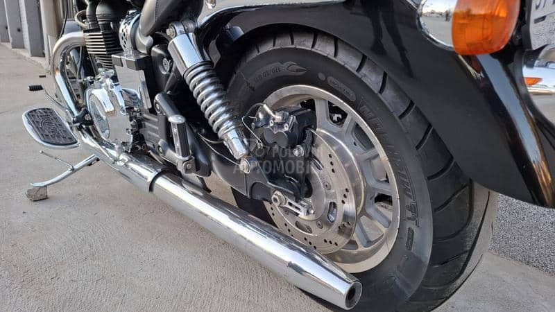 Triumph america 900