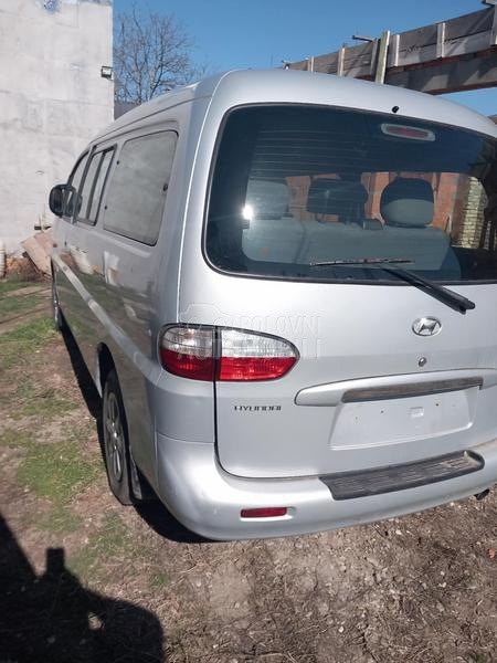 Hyundai H-1 