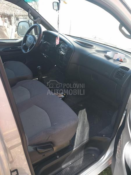 Hyundai H-1 