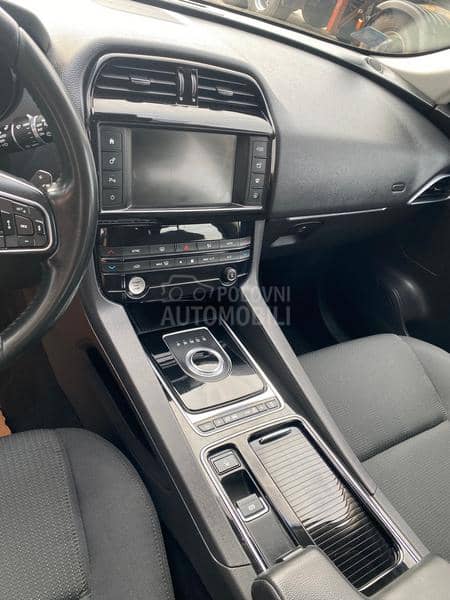 Jaguar F pace 