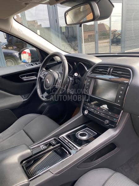 Jaguar F pace 