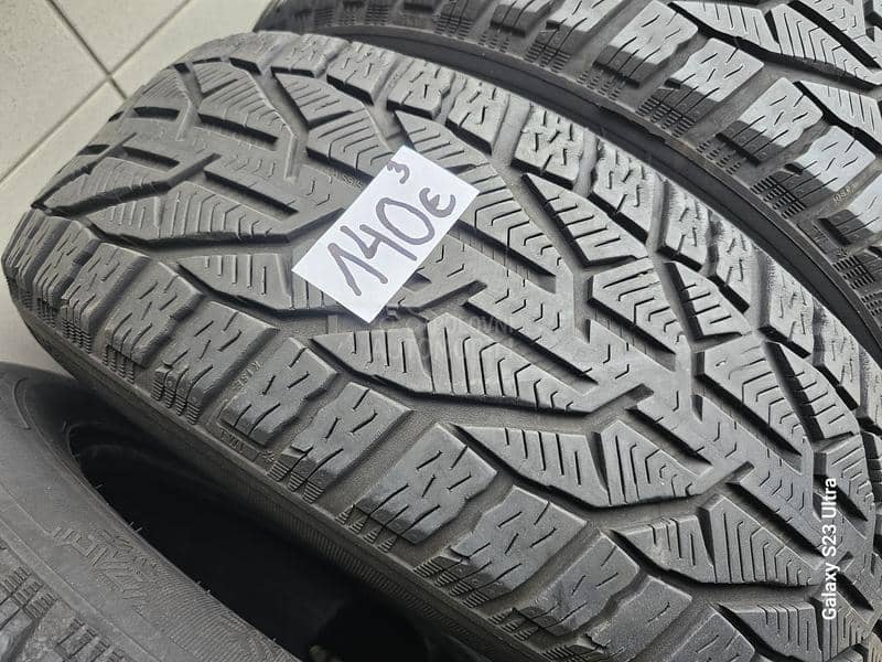 Taurus 215/65 R17 Zimska