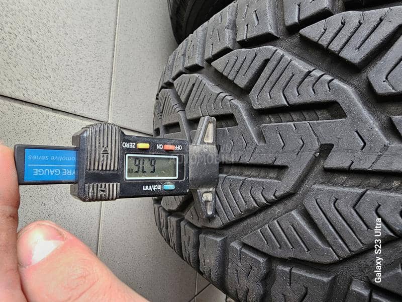 Taurus 215/65 R17 Zimska