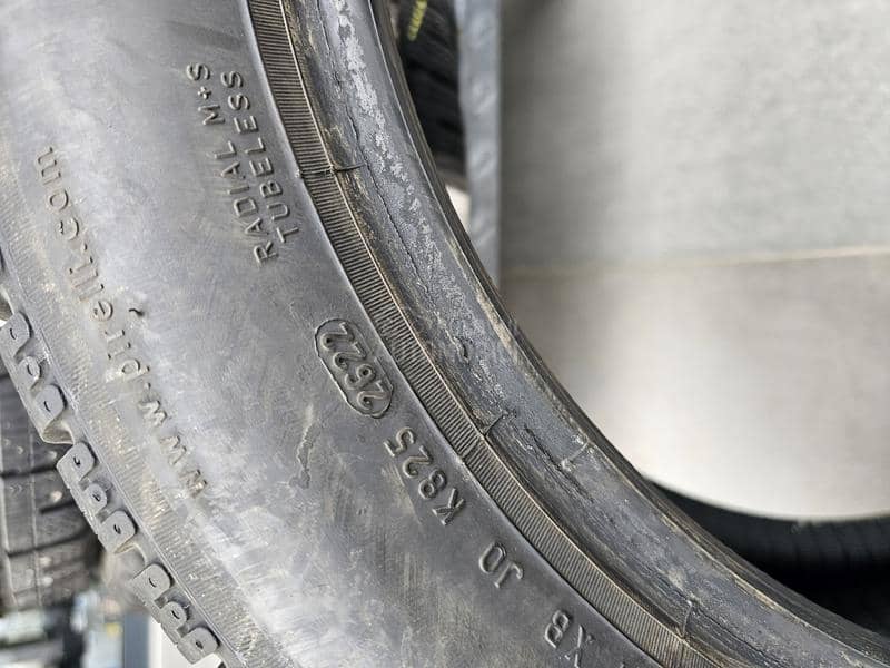 Pirelli 215/55 R17 Zimska