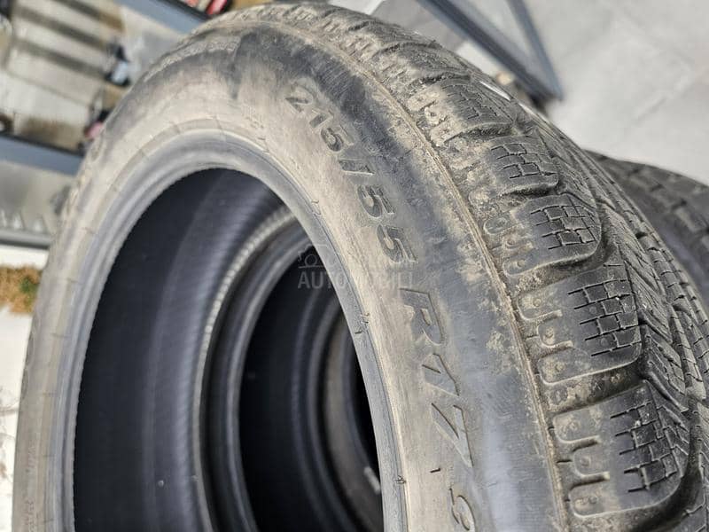 Pirelli 215/55 R17 Zimska