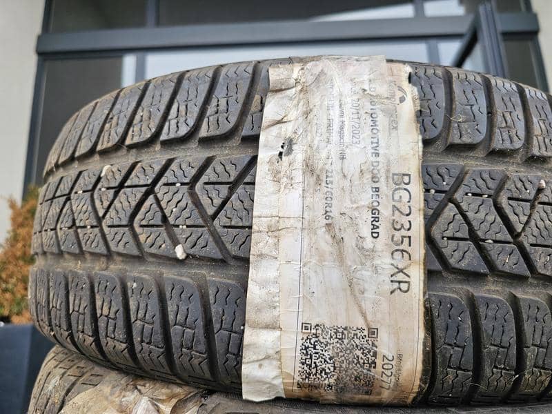 Pirelli 215/60 R16 Zimska