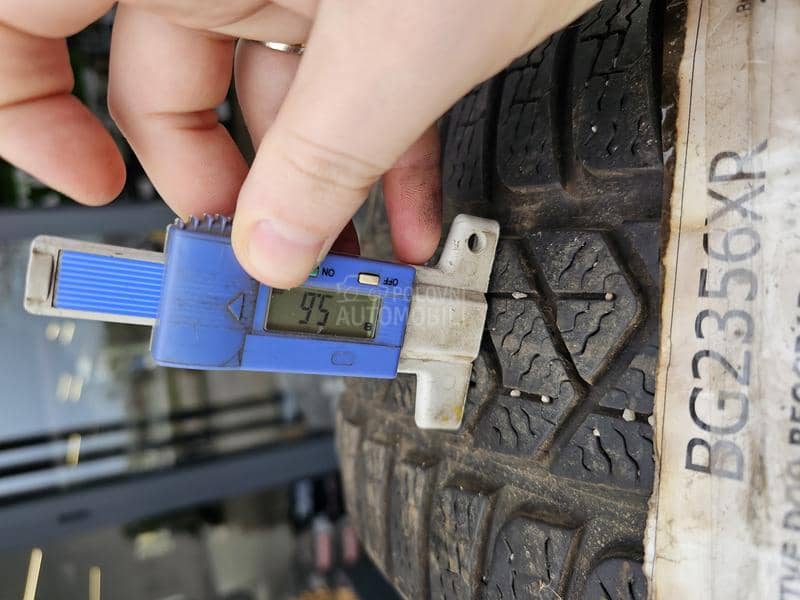 Pirelli 215/60 R16 Zimska