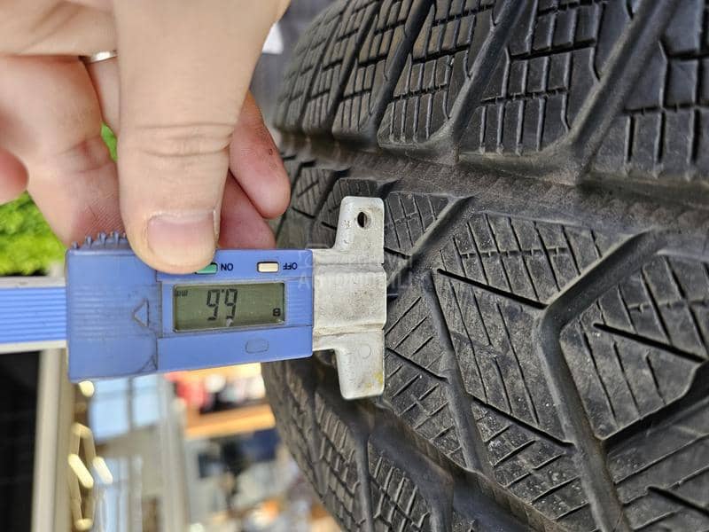 Pirelli 235/55 R19 Zimska