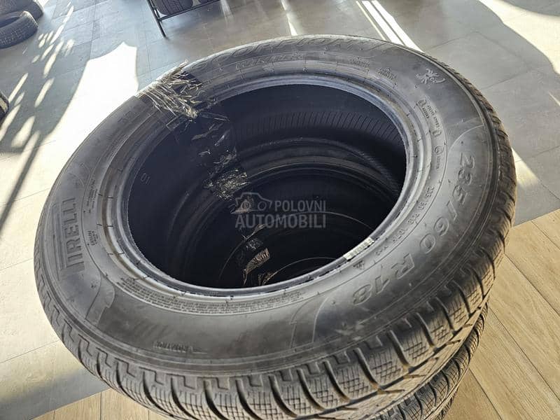Pirelli 235/60 R18 Zimska