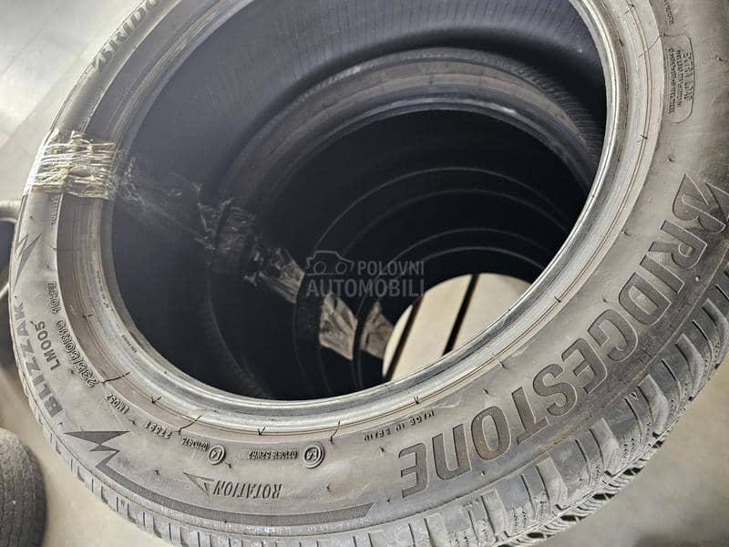 Bridgestone 235/50 R19 Zimska