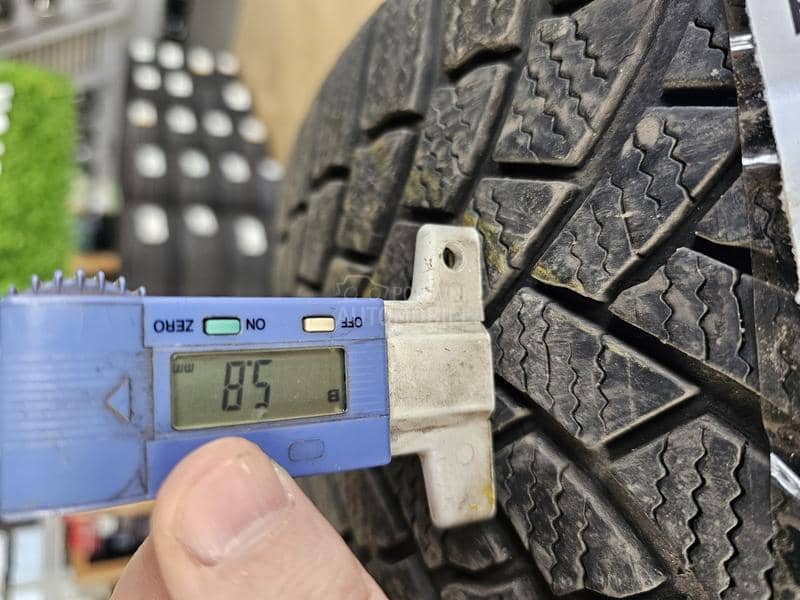 Bridgestone 235/50 R19 Zimska