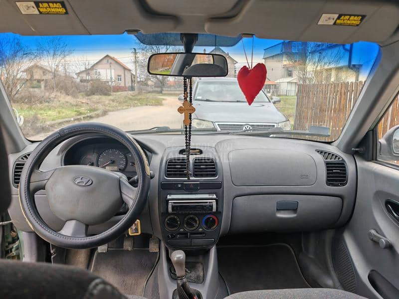 Hyundai Accent 