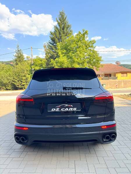 Porsche Cayenne Platinum Edition