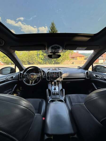 Porsche Cayenne Platinum Edition
