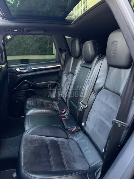 Porsche Cayenne Platinum Edition