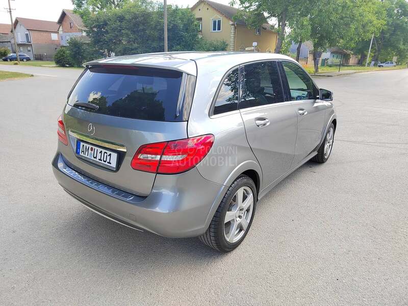 Mercedes Benz B 200 NGT