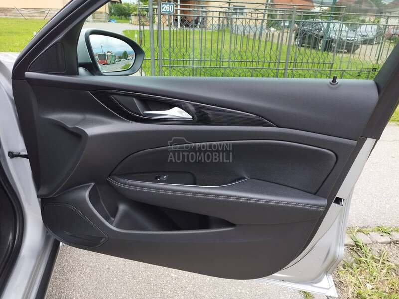 Opel Insignia 1.5 GRAND SPORT