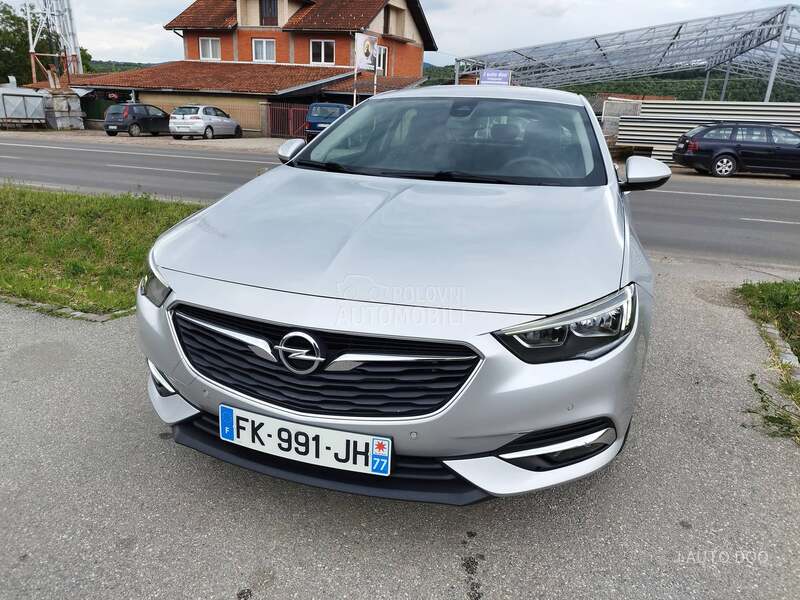 Opel Insignia 1.5 GRAND SPORT