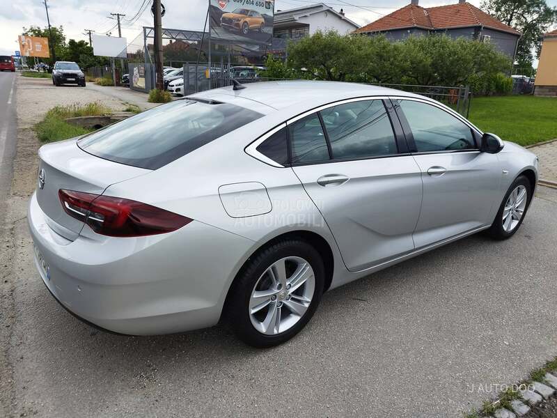 Opel Insignia 1.5 GRAND SPORT